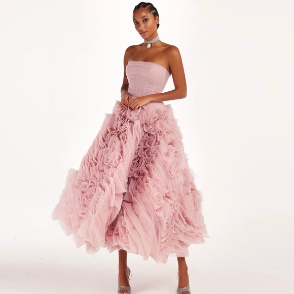 Dresses & Skirts - Elegant Pink Strapless Ruffle Dress